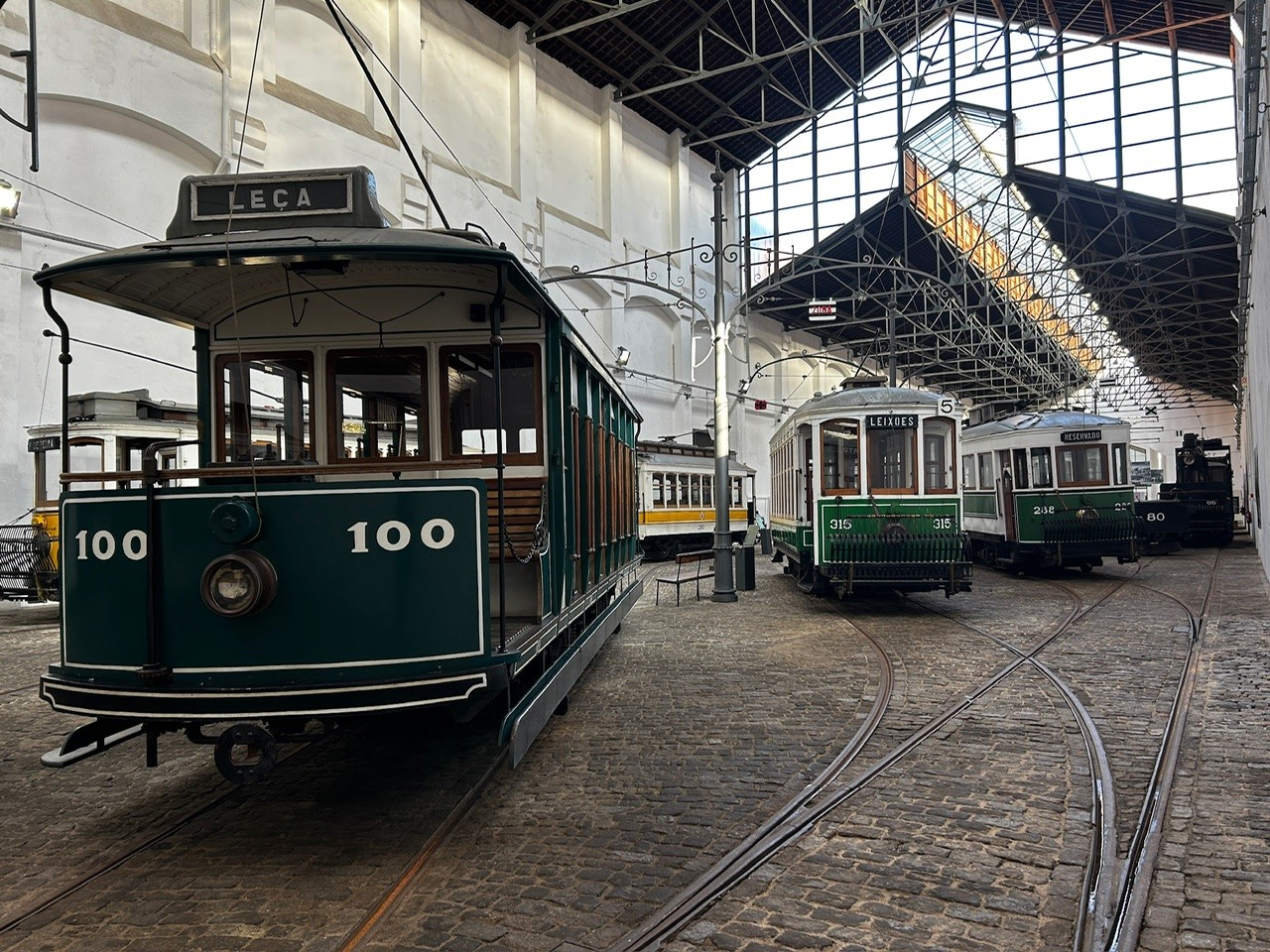 Quelques impressionnantes rames de Tramway.