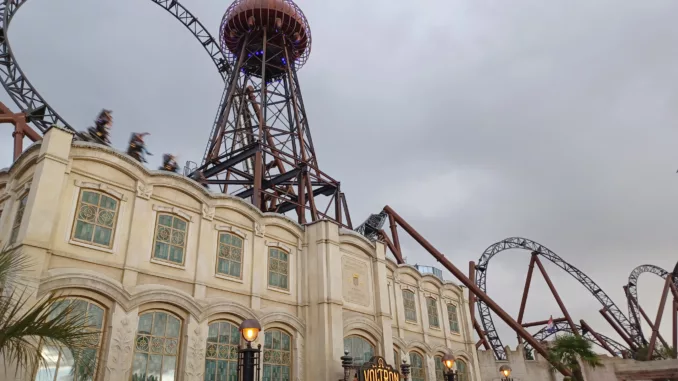 Le Voltron et sa tour Tesla à Europapark
